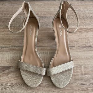 TOP Moda Chunky Heel Metallic Ankle Strap Sandal